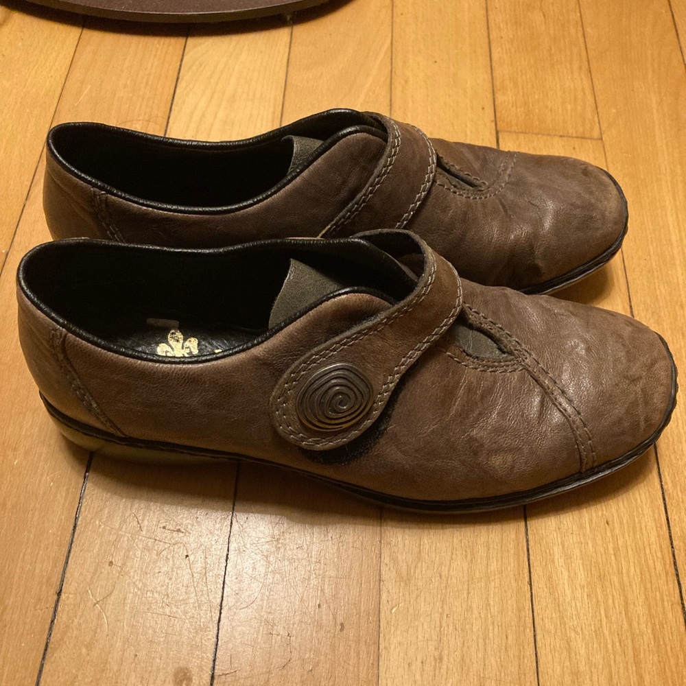 Rieker anti stress brown leather slip ons